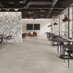 0003 Plavuizen 100 x 100   ←  GRIGIO    - Achterwand links decor Tellas 120 x 280